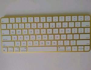 Teclado Inalámbrico Magic Keyboard A2449 con Diseño Estadounidense, Sensor Óptico e Interfaz USB-C para Portátil - Product Image 2