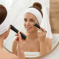Lápiz Masajeador de Ojos Recargable con LED Rojo, Vibración y Función de Temporizador, Herramienta de Cuidado Facial de Acero Inoxidable y ABS