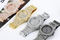 Montre à quartz M0715 avec boîtier en alliage, design entièrement serti de diamants, en acier inoxydable, lumineuse, étanche, cadran en verre, pour affaires