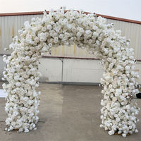Arche de fleurs en soie blanche de luxe de 8 pieds de hauteur pour la décoration de l'entrée des mariés lors d'un mariage