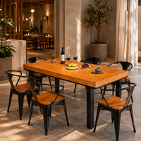 Ensemble table et chaises de salle à manger en bois industriel pour hôtels et restaurants, avec structure métallique durable, idéal pour cafés, salons et projets hôteliers