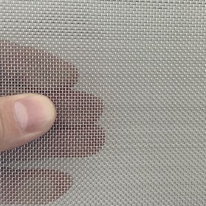 <span class=keywords><strong>ราคา</strong></span><span class=keywords><strong>ขายส่ง</strong></span> ลวดตาข่ายขนาด 18*14 ตาข่าย ขนาดเส้นลวด 0.22 มม. ลวดเหล็กชุบสังกะสีผิวเงา สำหรับหน้าต่างสมัยใหม่ ขนาด 36"*100' <span class=keywords><strong>ม้วน</strong></span>มุ้งกันยุง ป้องกันรังสียูวี - Product Image 1