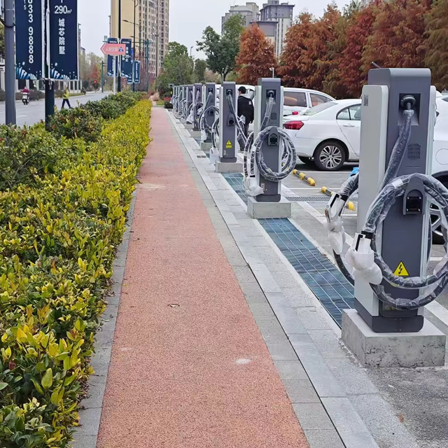 Available Factory CCS2/GBT 120kW Electric Car Charger DC 150kW 160kW 180kW Cable Level 3 EV Charging Station EV DC Fast Charger