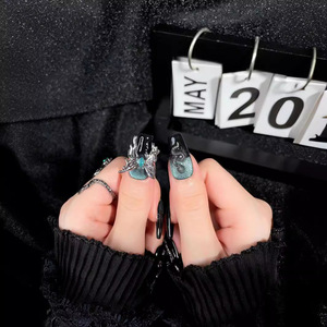 Nouvelles tendances européennes et américaines : faux ongles faits main, brillants, motif papillon et serpent, courts, style ballerine, à presser. - Product Image 4