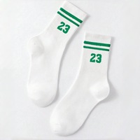 Chaussettes de sport athlétiques respirantes pour jeunes, idéales pour la course, l'entraînement, la gym, le fitness, le basketball, chaussettes mi-mollet en coton et élasthanne anti-humidité