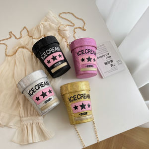 Bolso de Mano con Diseño Geométrico Moderno y Único. Hecho de material PU de alta calidad. Con decoración de cadena.5886 - Product Image 1