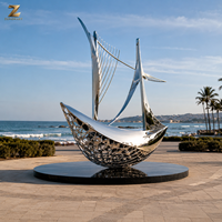 Escultura de Velero Personalizada en Acero Inoxidable con Acabado Espejo, Arte Náutico Público para Marina, Plaza Costera y Resort de Playa de Lujo