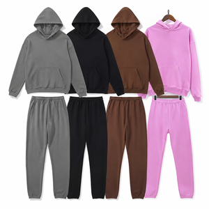 Ensemble deux pièces tendance pour homme : sweat à capuche oversize en coton épais avec impression en relief et pantalon de survêtement en molleton - Product Image 1