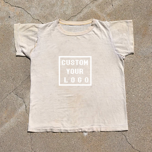 T-shirt Unisex Personalizzata con Logo Serigrafato, Effetto Vintage Distressed, Traspirante, Lavaggio Invecchiato, Colore Bianco Osseo, Vestibilità Ampia, in Cotone Slub - Product Image 1