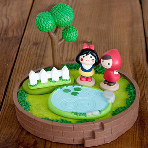 Mini figurines d'arbre en résine faites à la main, motif dessin animé mignon, pour la décoration de la maison, de la voiture et des micro-paysages - Product Image 1