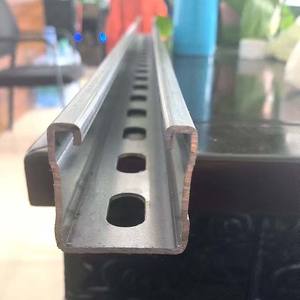 Maßgeschneidertes Design für 1MW 2MW Projekt Verzinkte Stahl-Solarpanel-Bodenhalterung - Product Image 6