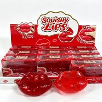 Jouet souple en forme de lèvres rouges profondes, translucide, avec paillettes fines, sensation de gelée douce à presser, anti-stress