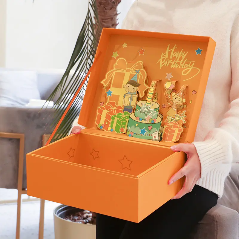 Vente en gros de boîtes-cadeaux en forme de valise en carton de dessin animé mignon boîte-cadeau d'emballage d'anniversaire pour enfants avec pop-up 3D et poignée