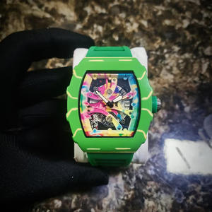 Reloj de lujo para hombre de marca suiza, resistente al agua, de gama alta, estilo mecánico transfronterizo, reloj de cuarzo, reloj de aleación con encanto de grafiti - Product Image 3