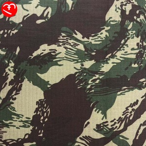 Tessuto Mimetico Ripstop in Poliestere/Cotone 65%T 35%C, Motivo Camouflage Verticale a Lucertola per Uniformi Tattiche - Product Image 3