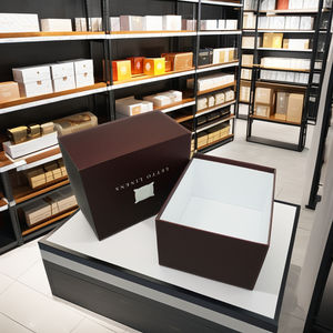 صناديق من الورق المقوى بغطاء وقاعدة للبيع بالجملة ذات العلامات التجارية للأحذية والجوارب والفراء مع النقش - Product Image 2