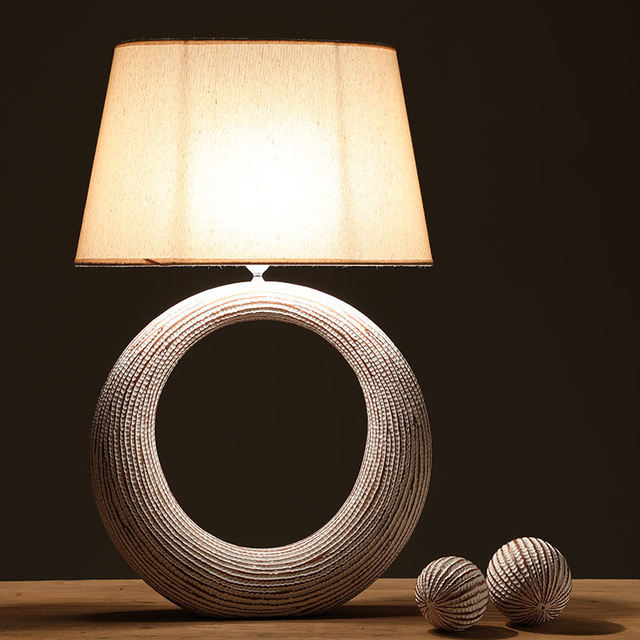 Nordic Creative Modern Resin Table Desk Lamp Night Lights for Home Bedroom Decoration Table Lamp