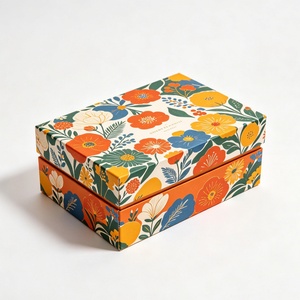 Boîte cadeau en carton rigide écologique avec fermeture magnétique, pelliculage mat, gaufrage/débossage, couvercle et base biodégradables pour lingerie - Product Image 1