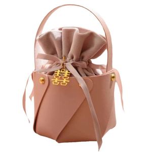 Bolsa de Regalo de Cuero PU Colorida para Guardar Dulces y Joyas de Boda, Bolsa de Regalo Portátil para Fiestas, Color Personalizado para Regalos Promocionales - Product Image 3