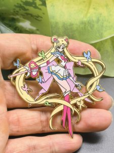 Pin Lapel Enamel Keras Custom Logo Personalisasi Badge Logam Lucu Grosir Partai Besar untuk Hadiah Bisnis Souvenir Dekorasi - Product Image 1