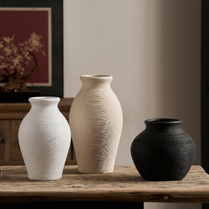 Vase en céramique brossée nordique fait main, décoration simple, fleurs séchées, salon, Wabi Sabi, poterie brute beige, rétro - Product Image 1