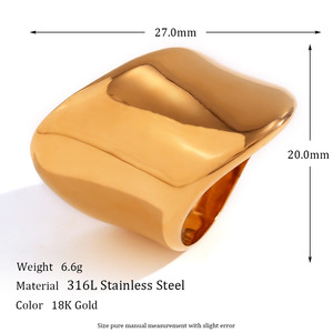 Un anillo geométrico liso exagerado irregular de acero inoxidable de 18 quilates con un sentido de Diseño Europeo Americano simple y elegante - Product Image 3