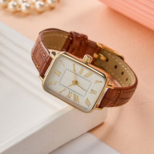 Montre à quartz vintage pour femme avec cadran rectangulaire, bracelet élégant en similicuir, montre-bracelet décontractée et tendance pour un usage quotidien - Product Image 3