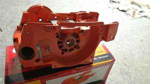 Motosierra Eléctrica 365 de 22 Pulgadas con Motor de 3.4kw Ojenas para Cortar Madera - Product Image 3