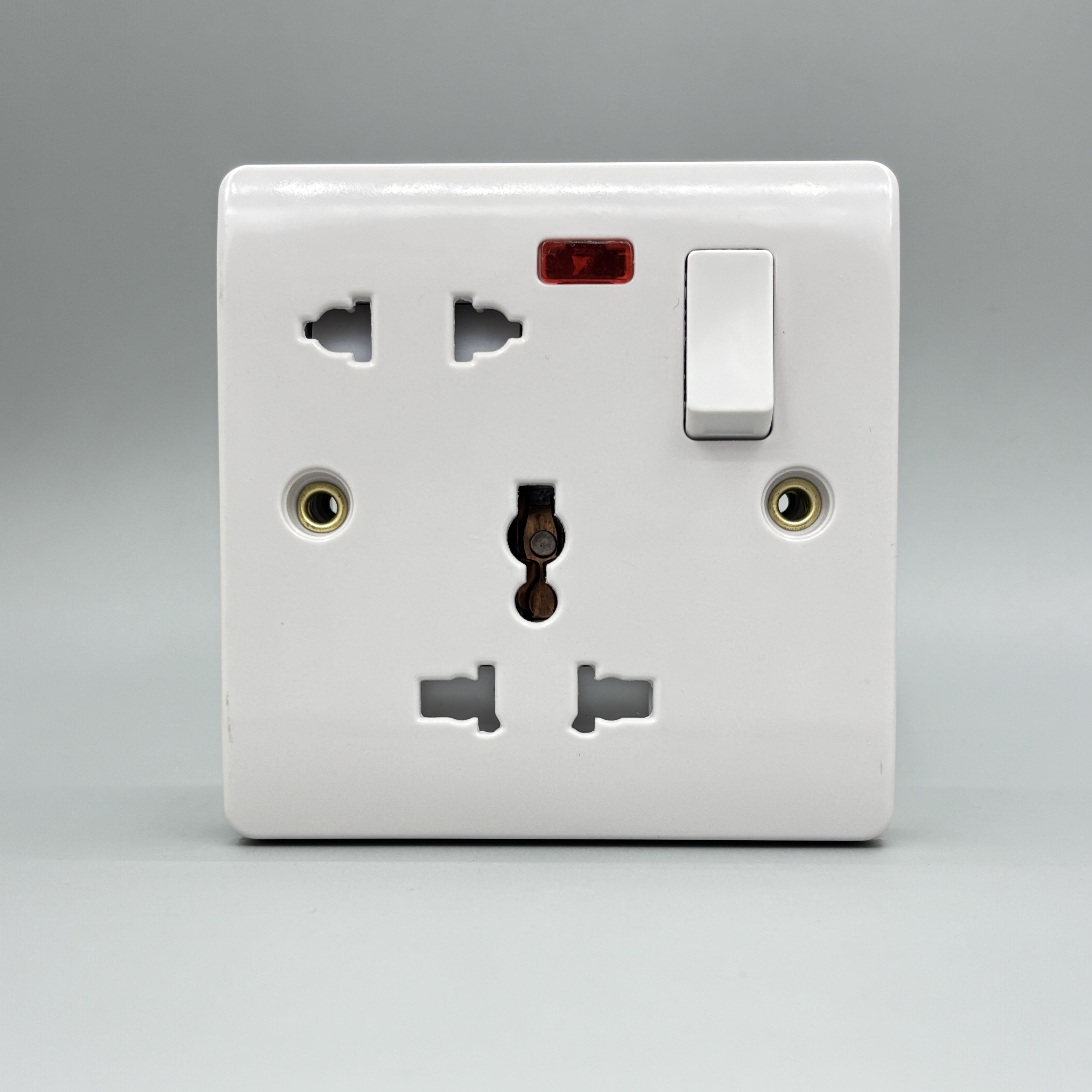 Switched 5 pin universal socket with neon