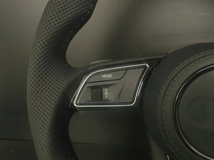 Cuir perforé personnalisé pour volant de voiture de style RS pour <span class=keywords><strong>Audi</strong></span> A3/A4/Q3/Q5/Q7/A6/R8/RS3/S/Série RS multifonction - Product Image 5