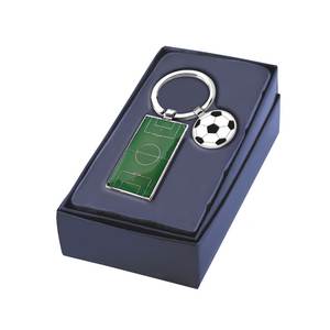 Porte-clés personnalisé avec logo de terrain de football, porte-clés en caoutchouc et métal ciblé pour les entreprises - Product Image 3