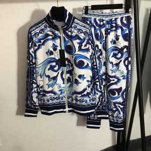Nuova tuta sportiva blu e bianca con colletto rialzato stampato giacca con cerniera a maniche lunghe + lettera pantaloni Casual dritti - Product Image 1