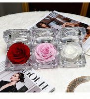 Boîte à bijoux en acrylique miniatures avec roses éternelles conservées rouges et roses, boîte à bagues, cadeaux parfaits pour la Saint-Valentin pour petite amie ou mère
