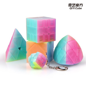 Cubo de <span class=keywords><strong>Rubik</strong></span> Qiyi Serie Jelly 2x2 3x3 4x4 5x5 Pirámide Sq1 Zongzi Llavero Cubo Mágico Color Caramelo Para Niños - Product Image 4