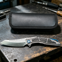 Couteau de poche haut de gamme pour l'extérieur, acier 8cr14mov, alliage d'aluminium + manche en fibre de carbone, outil EDC, couteau pliant pour logo personnalisé