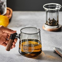 Tasse à thé en verre Hxglass Heat Residence 400-500 ml avec filtre intégré pour séparer les feuilles de thé, tasse à thé moderne avec poignée en bois