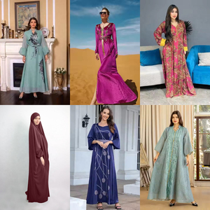 ชุดเดรสยาวพิมพ์ลายแฟชั่นสำหรับผู้หญิงมุสลิม คอวี แขนยาว เสื้อผ้าแบบดั้งเดิมของอาหรับและมาเลย์ เสื้อผ้าผู้หญิง - Product Image 3