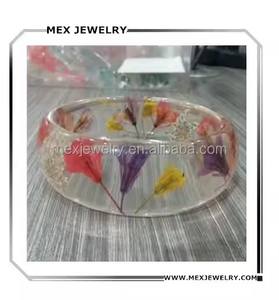 Passen Sie gepresste echte Blumen vier Kleeblatt Königin Anne Spitze Rose getrocknete Blumen harz Armbänder - Product Image 6