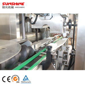 Tốc Độ Cao Tự Động Uống Nước Khoáng Chai PVC Nhãn Applicator <span class=keywords><strong>Shrink</strong></span> <span class=keywords><strong>Sleeve</strong></span> Dán Nhãn Máy Với Đường Hầm Nhiệt - Product Image 4