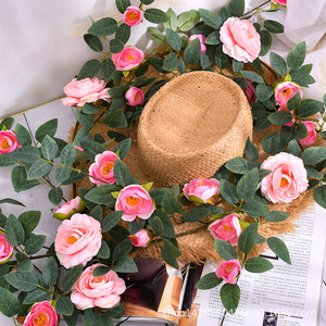 Guirlande de roses artificielles en plastique pour décoration murale et entrée - Product Image 2