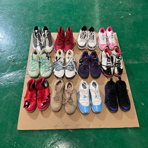 Fournisseur de chaussures de <span class=keywords><strong>basket</strong></span>-ball d'<span class=keywords><strong>occasion</strong></span> de haute qualité, chaussures de <span class=keywords><strong>basket</strong></span>-ball de marque internationale de seconde main pour hommes - Product Image 6