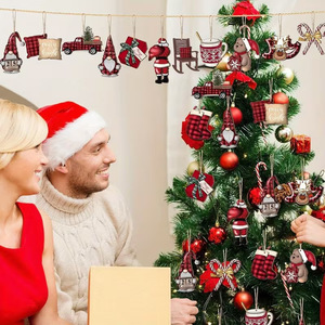 Ornements de Noël en bois à carreaux Buffalo, décorations suspendues pour sapin de Noël, pendentifs Père Noël, gnome, chaussette pour fêtes de fin d'année et décoration intérieure - Product Image 3