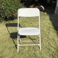 Chaise pliante en plastique surdimensionnée avec dossier carré et structure robuste thermolaquée pour le jardin et les services de restauration