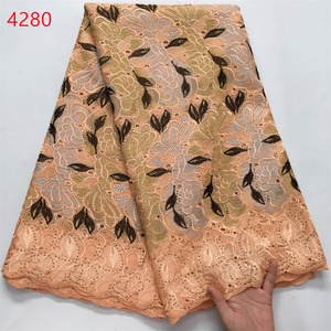 4280 sénégalais coton Voile dentelle <span class=keywords><strong>tissus</strong></span> avec strass en gros africain suisse Voile dentelle tissu pour mariage coudre femmes robe - Product Image 2