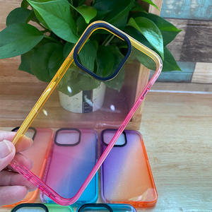 Funda de TPU con Degradado de Color para <span class=keywords><strong>iPhone</strong></span> 15 Pro con Borde de TPE y Protección Antigolpes para Golpes Accidentales en Lugares Concurridos - Product Image 3