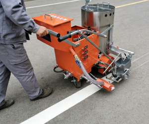 Machine de marquage routier thermoplastique à chaud LS-1360 en promotion – Traceur de lignes routières haute vitesse 500-800 m/h avec capacité de 120 kg - Product Image 6