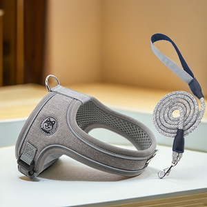 Set di Guinzaglio e Pettorina per Cani Stile Sella Sportiva di Lusso, Facile da Indossare, Riflettente, con Fibbia Anti-Esplosione per Cani di Piccola e Media Taglia - Product Image 2