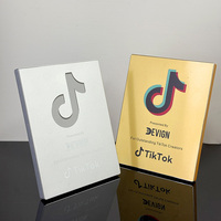 Plaque de récompense en aluminium noir argent or avec certificat en bois Tiktok Plaques de récompense pour les événements d'anniversaire MH-MJ0350
