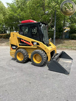 Chargeuse compacte CAT226B3 d'occasion bien entretenue, capacité de charge de 3 tonnes, peu d'heures de fonctionnement, équipement de construction