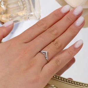 Anillo <span class=keywords><strong>de</strong></span> Corona <span class=keywords><strong>de</strong></span> Princesa Elegante y Brillante con Circonita, Anillo Apilable <span class=keywords><strong>de</strong></span> Eternidad, Anillos <span class=keywords><strong>de</strong></span> Boda Minimalistas <span class=keywords><strong>de</strong></span> Plata S925 para Mujer - Product Image 3